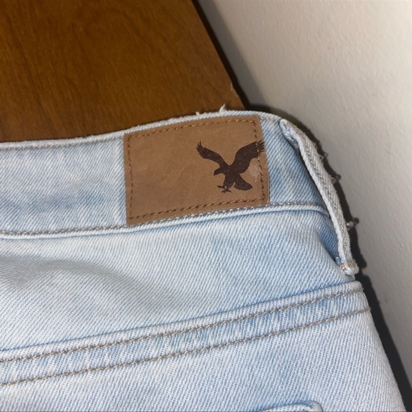 🎉HP🎉 American eagle frayed bottom lightwash denim skirt. - Picture 6 of 6